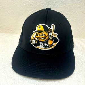 Wichita State Shockers The Game Pro Men's Fitted Baseball Cap Size 7 1/8